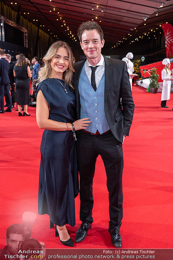Lotterien Sporthilfe Gala - Stadthalle, Wien - Mi 08.10.2025 - Philipp HANSA mit Freundin Bianca KRONSTEINER105