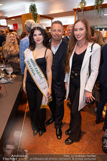 UrbanIn - The Fashion Club - Grandits Mens Fashion - Fr 10.10.2025 - MIss Earth Lotte DIRY, Melanie GASSNER, Roland GRANZER3