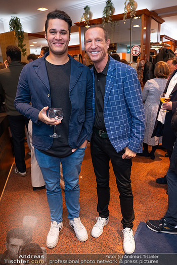 UrbanIn - The Fashion Club - Grandits Mens Fashion - Fr 10.10.2025 - Stefan PETZNER mit Begleitung14