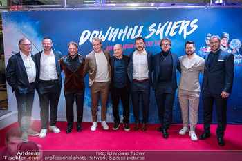 Kinopremiere ´Downhill Skiers´ - Gartenbaukino Wien - Mo 13.10.2025 - Gruppenfoto Skifahrer30