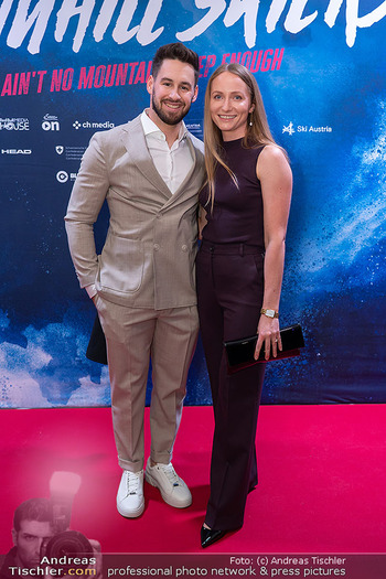 Kinopremiere ´Downhill Skiers´ - Gartenbaukino Wien - Mo 13.10.2025 - Daniel HEMMETSBERGER mit Begleitung (Ehefrau, Freundin?)35