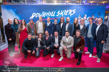 Kinopremiere ´Downhill Skiers´ - Gartenbaukino Wien - Mo 13.10.2025 - Gruppenfoto Cast, Filmcast, Schauspieler, Darsteller, Skifahrer,55