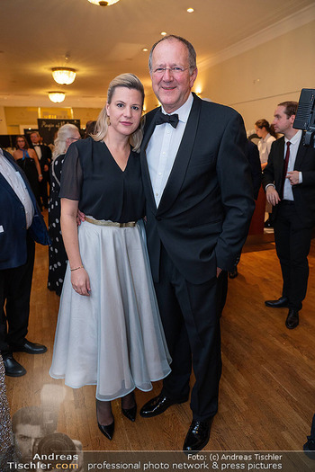 GW Cosmetics Charity Gala - Wiener Konzerthaus, Wien - Mi 15.10.2025 - Matthias NASKE mit Begleitung60