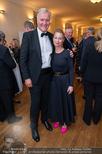 GW Cosmetics Charity Gala - Wiener Konzerthaus, Wien - Mi 15.10.2025 - Klaus Albrecht und Nina SCHRÖDER61