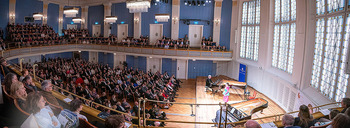 GW Cosmetics Charity Gala - Wiener Konzerthaus, Wien - Mi 15.10.2025 - Konzertsaal mit Publikum, Gäste, Zuschauer, Zuhörer107