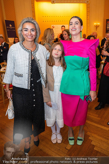 GW Cosmetics Charity Gala - Wiener Konzerthaus, Wien - Mi 15.10.2025 - Amra DEISENHAMMER, Asmik GRIGORIAN mit Tochter Laila (?)164