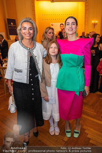 GW Cosmetics Charity Gala - Wiener Konzerthaus, Wien - Mi 15.10.2025 - Amra DEISENHAMMER, Asmik GRIGORIAN mit Tochter Laila (?)165