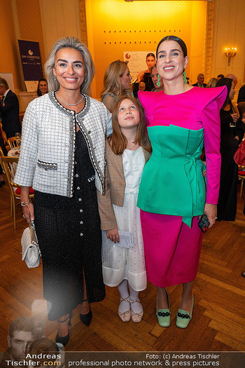 GW Cosmetics Charity Gala - Wiener Konzerthaus, Wien - Mi 15.10.2025 - Amra DEISENHAMMER, Asmik GRIGORIAN mit Tochter Laila (?)166