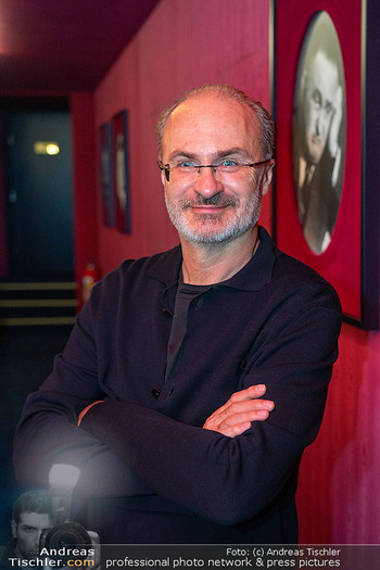 Simpl Revue ´Märchen ohne Ende´ - Kabarett Simpl, Wien - Do 16.10.2025 - Georg HOANZL (Portrait)7