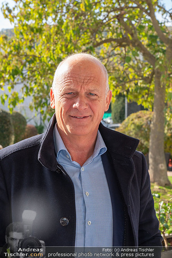 Rado Promis gegen Profis Tennis - Colo - So 19.10.2025 - Herwig STRAKA (Portrait)24