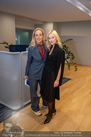 Lizz Görgl Buchpräsentation - Raiffeisengebäude, Wien - Di 21.10.2025 - Lilian KLEBOW, Valerie HUBER16