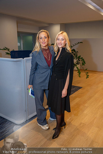 Lizz Görgl Buchpräsentation - Raiffeisengebäude, Wien - Di 21.10.2025 - Lilian KLEBOW, Valerie HUBER17