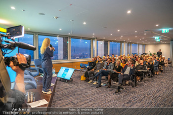 Lizz Görgl Buchpräsentation - Raiffeisengebäude, Wien - Di 21.10.2025 - 47