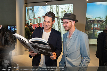 Manfred Baumann Buchpräsentation - BMW Wien Heiligenstadt - Di 21.10.2025 - Helge PAYER mit Begleiter15