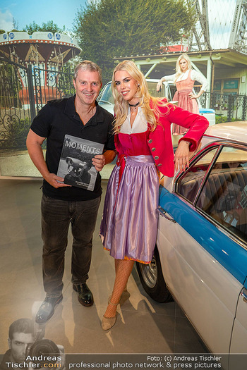 Manfred Baumann Buchpräsentation - BMW Wien Heiligenstadt - Di 21.10.2025 - Manfred BAUMANN, Carina ASLAN-SALLINGER27