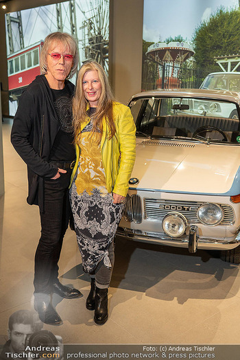 Manfred Baumann Buchpräsentation - BMW Wien Heiligenstadt - Di 21.10.2025 - Christian DEIX mit Ehefrau Beatrix71