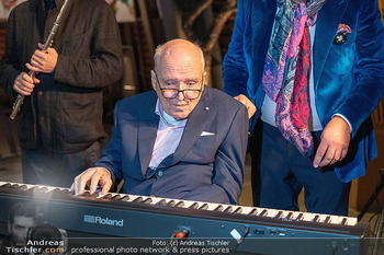 Segnung Staud´s Adventkalender - Stephansdom Dachboden, Wien - Mi 22.10.2025 - Hans STAUD am Piano Klavier Keyboard34