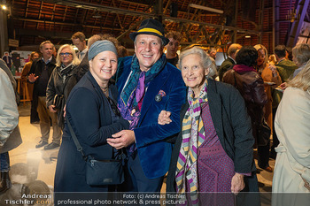 Segnung Staud´s Adventkalender - Stephansdom Dachboden, Wien - Mi 22.10.2025 - Anna KARNITSCHER mit Mutter Annelieser WEIDINGER, Stefan SCHAUER46
