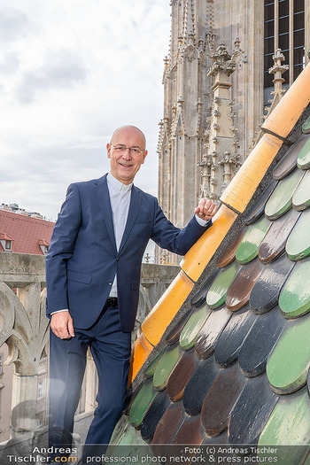 Segnung Staud´s Adventkalender - Stephansdom Dachboden, Wien - Mi 22.10.2025 - Dompfarrer Anton Toni FABER am Dach des Stephansdoms49