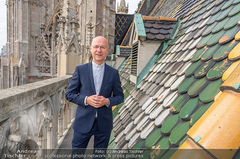Segnung Staud´s Adventkalender - Stephansdom Dachboden, Wien - Mi 22.10.2025 - Dompfarrer Anton Toni FABER am Dach des Stephansdoms51