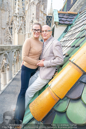 Segnung Staud´s Adventkalender - Stephansdom Dachboden, Wien - Mi 22.10.2025 - Kurt MANN mit Freundin Renata62