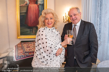 Sektempfang Birgit Sarata - Privatwohnung, Wien - Mo 27.10.2025 - Franz PATAY, Birgit SARATA1