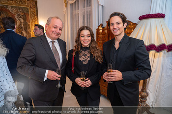 Sektempfang Birgit Sarata - Privatwohnung, Wien - Mo 27.10.2025 - Nienke LATTEN, Fabio DISO, Franz PATAY16