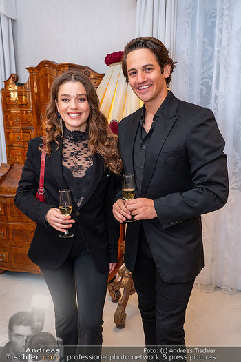 Sektempfang Birgit Sarata - Privatwohnung, Wien - Mo 27.10.2025 - Nienke LATTEN, Fabio DISO18