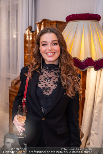 Sektempfang Birgit Sarata - Privatwohnung, Wien - Mo 27.10.2025 - Nienke LATTEN (Portrait)19