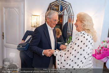 Sektempfang Birgit Sarata - Privatwohnung, Wien - Mo 27.10.2025 - Karl KOLARIK, Birgit SARATA36