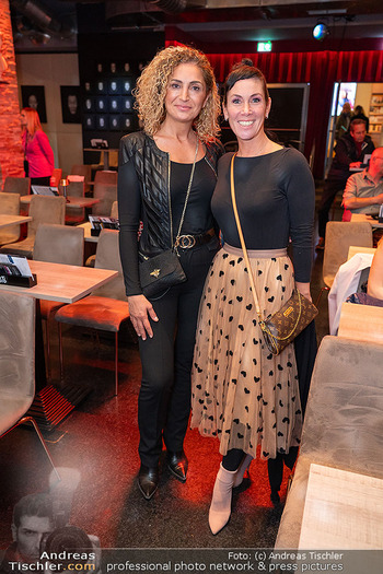 Premiere Nina Hartmann ´Good Weibrations´ - CasaNova, Wien - Di 28.10.2025 - Adriana ZARTL, Eser AKBABA18