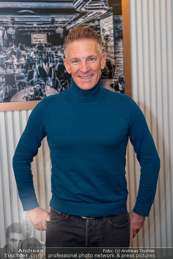 Premiere Nina Hartmann ´Good Weibrations´ - CasaNova, Wien - Di 28.10.2025 - Andi KNOLL (Portrait)23