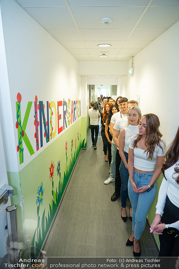 Miss und Mister Austria Casting - Auhof Center, Wien - Sa 08.11.2025 - Teilnehmerinnen, Kandidatinnen backstage kurz vor Beginn der Sho52