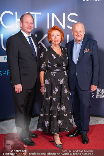 Licht ins Dunkel Gala - ORF Zentrum, Wien - Fr 14.11.2025 - Familie Inge und Rudolf KLINGOHR mit Sohn Niki KLINGOHR6