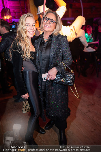 Adi Weiss 50. Geburtstag - Prater Alm, Wien - Sa 22.11.2025 - Nina PROLL, Claudia EFFENBERG141