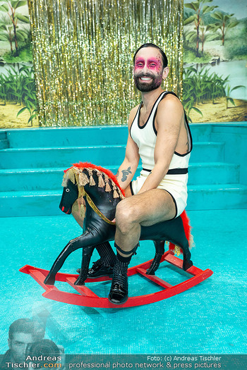 Tom Neuwirth und LuziWuzi Jubiläum - Rabenhof Theater, Wien - Di 25.11.2025 - Tom NEUWIRTH (Conchita WURST)1