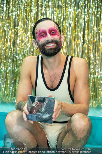 Tom Neuwirth und LuziWuzi Jubiläum - Rabenhof Theater, Wien - Di 25.11.2025 - Tom NEUWIRTH (Conchita WURST) (Portrait)5