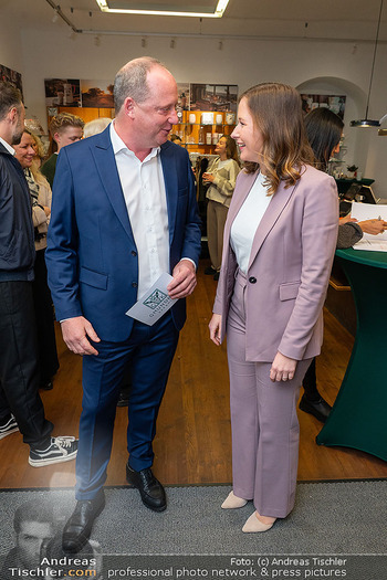 Weihnachts-Diskussionsabend - Gmundner Keramik - Di 02.12.2025 - Claudia PLAKOLM, Andreas GLATZ27