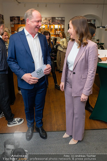 Weihnachts-Diskussionsabend - Gmundner Keramik - Di 02.12.2025 - Claudia PLAKOLM, Andreas GLATZ28