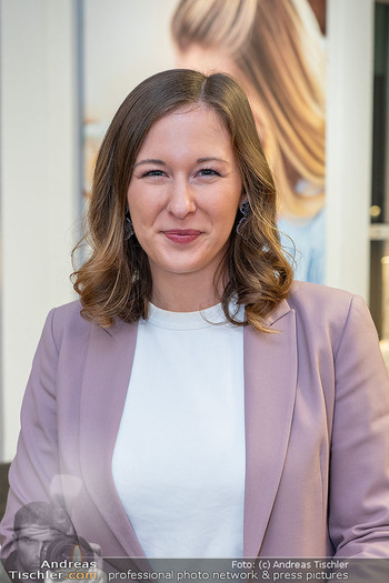 Weihnachts-Diskussionsabend - Gmundner Keramik - Di 02.12.2025 - Claudia PLAKOLM (Portrat)37