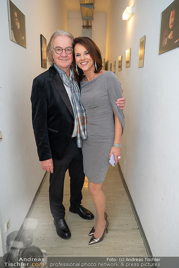 Ein Fest fürs Fernsehen - Wiener Metropol - Di 02.12.2025 - Peter HOFBAUER mit Vera RUSSWURM18