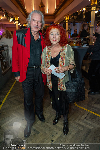 Ein Fest fürs Fernsehen - Wiener Metropol - Di 02.12.2025 - Milica und Hans THEESSINK35