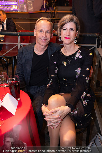 Ein Fest fürs Fernsehen - Wiener Metropol - Di 02.12.2025 - Marcus WADSAK, Therese FRANK85