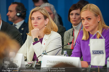 OSZE Ministerrat Tag 1 - Hofburg, Wien - Do 04.12.2025 - Elina VALTONEN, Beate MEINL-REISINGER180