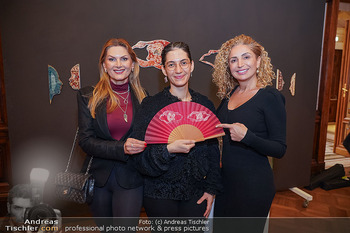 Kaffeesiederball Fächerpräsentation - Künstlerhaus, Wien - Di 09.12.2025 - Noushin REDJAIAN, Martina KAISER, Eser AKBABA3