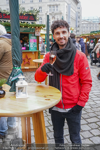 Interview James Cottrial - Altwieder Christkindlmarkt, Freyung Wien - Di 09.12.2025 - James COTTRIAL2