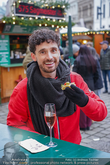 Interview James Cottrial - Altwieder Christkindlmarkt, Freyung Wien - Di 09.12.2025 - James COTTRIAL8