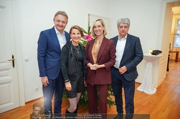 Jingle Mingle Weihnachtsempfang - Büro Gerstbauer - Di 09.12.2025 - Nadja BERNHARD, Gerald GERSTBAUER, Kristina SPERNGER, Wolfgang H3