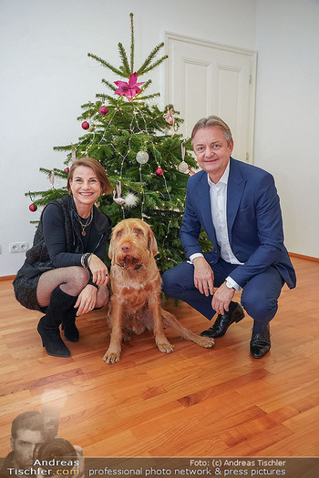 Jingle Mingle Weihnachtsempfang - Büro Gerstbauer - Di 09.12.2025 - Kristina SPERNGER, Gerald GERSTBAUER mit Hund Milo23