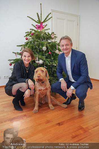 Jingle Mingle Weihnachtsempfang - Büro Gerstbauer - Di 09.12.2025 - Kristina SPERNGER, Gerald GERSTBAUER mit Hund Milo24